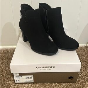 Giani Bernini Black Ankle Booties with Chunky Heel